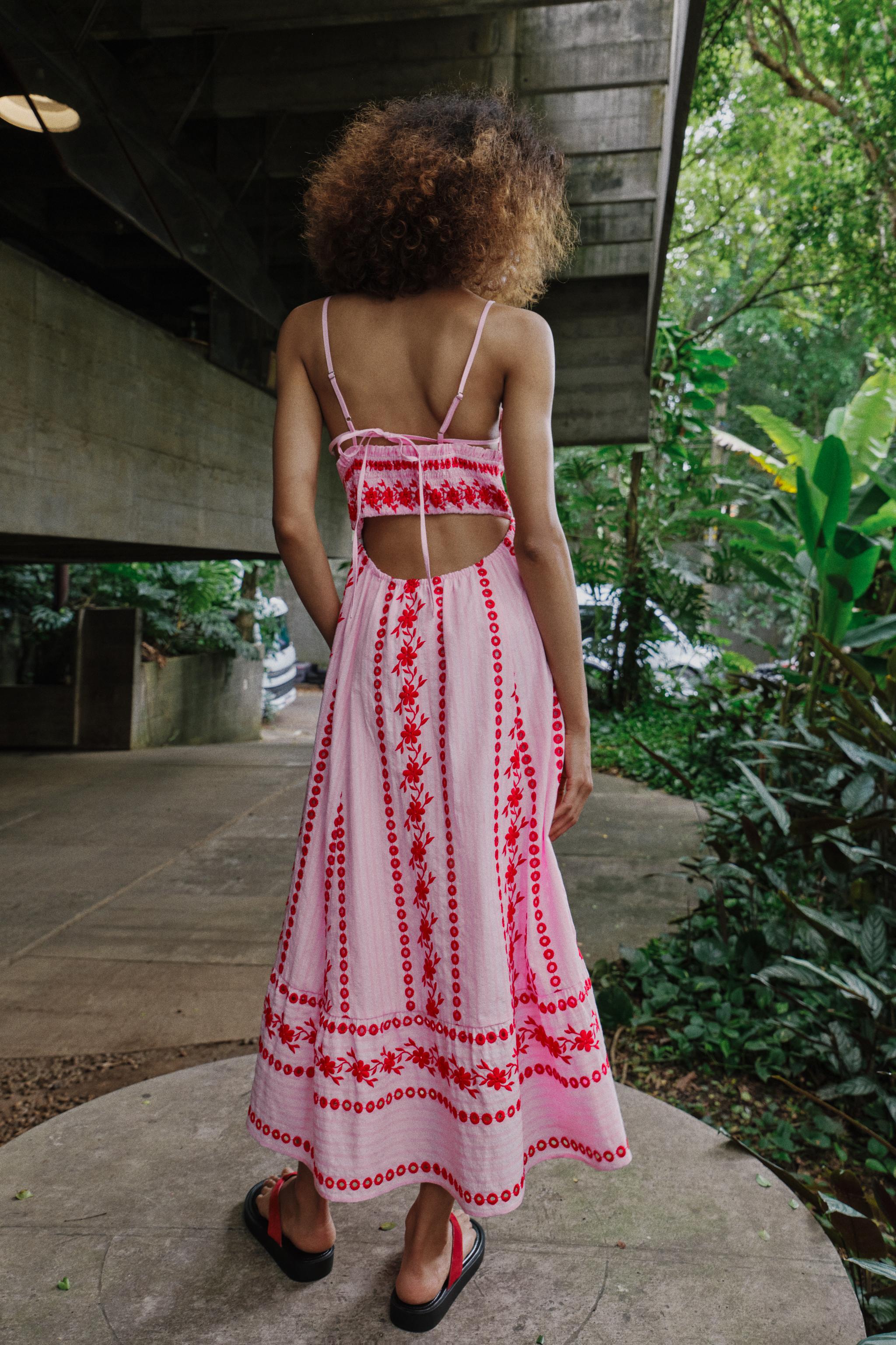 ROBE MIDI À BRODERIES PERFORÉES